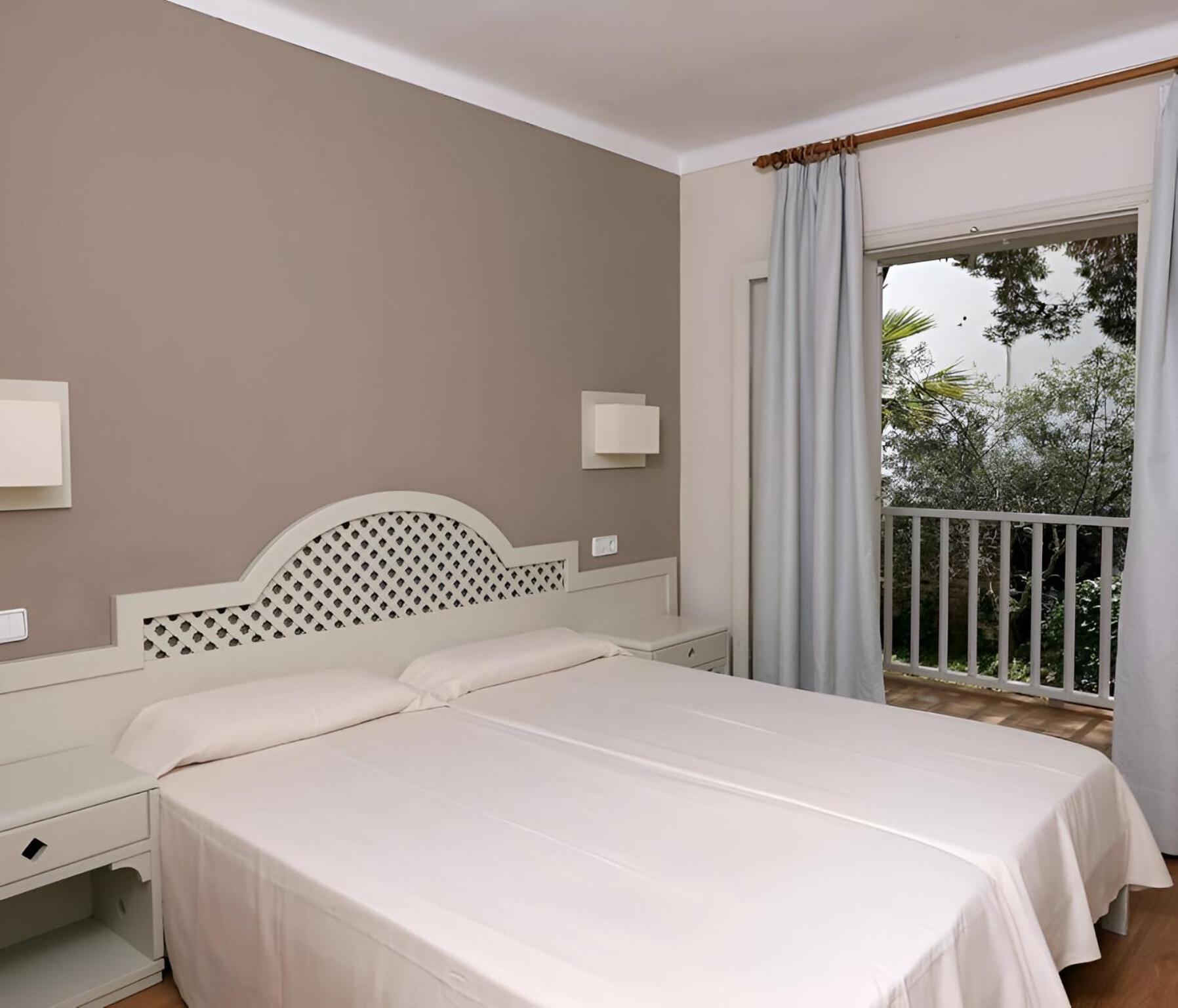 Hotel Club Es Talaial Cala D´Or Esterno foto